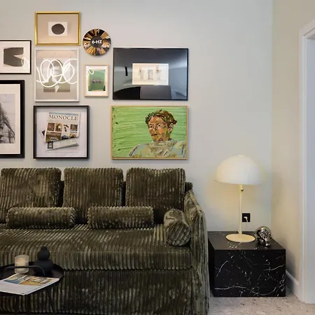 Apartment Chic *